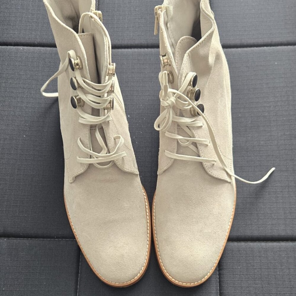 Leather beige ankle boots lace up Pertini size 39 NWOT